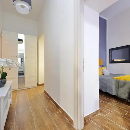 Elegant And New 3 Bedrooms Near S. Peter! Appartement