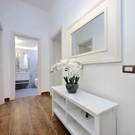 Elegant And New 3 Bedrooms Near S. Peter! Apartamento *